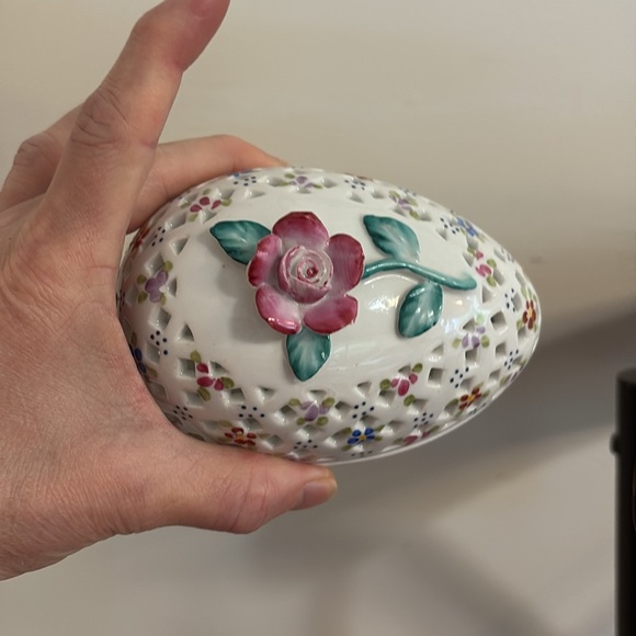 Formalities by Brum Brothers Porcelain Egg shape Potpourri Trinket Dish - Picture 5 of 5